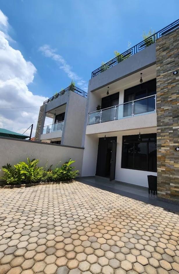 Three-bedroom townhouse in Kibagabaga